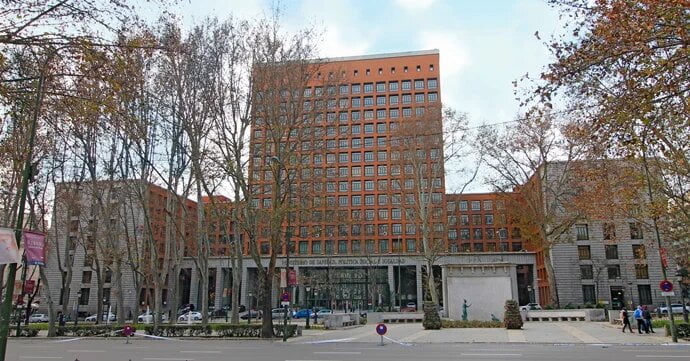 Sanidad prohibe los velatorios por ley